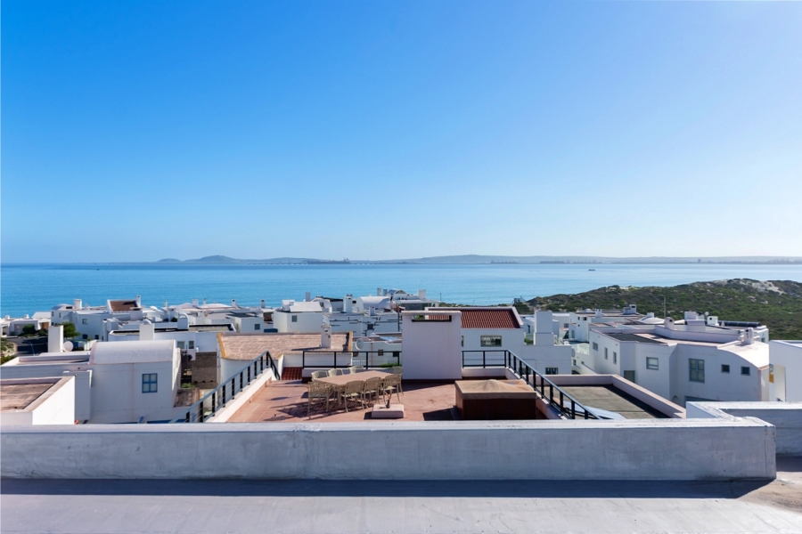 5 Bedroom Property for Sale in Paradise Beach Western Cape